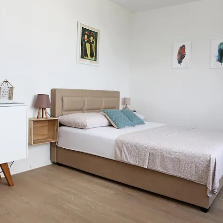 Camino With Parking Apartmán