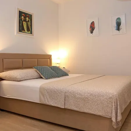 Camino With Parking Apartmán