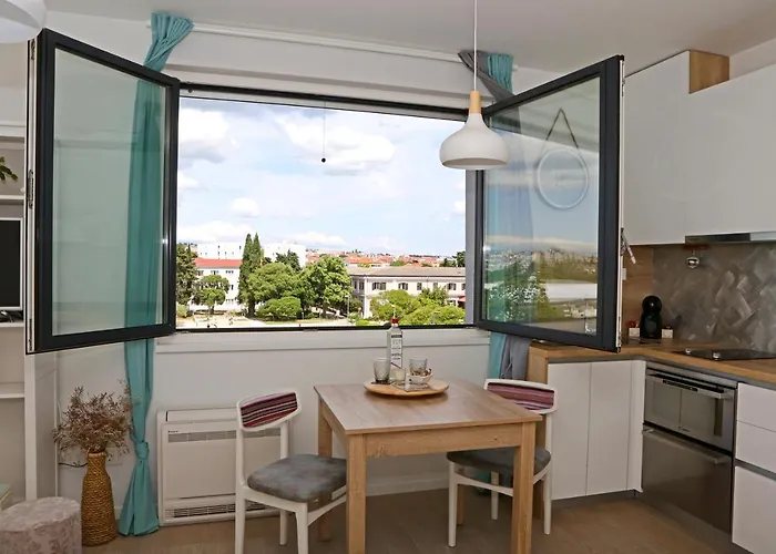 Camino With Parking 公寓