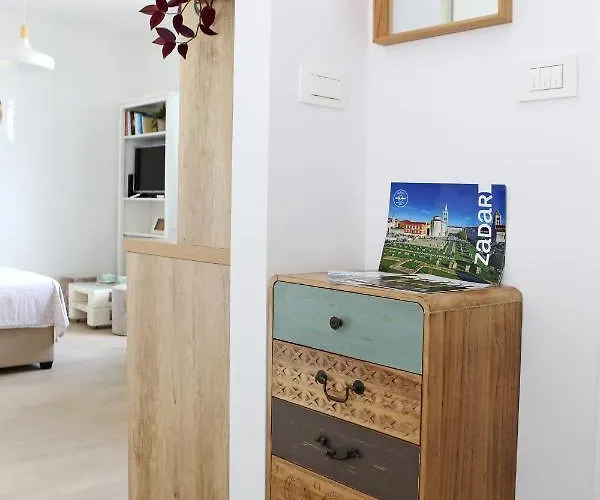 Camino With Parking * 扎达尔