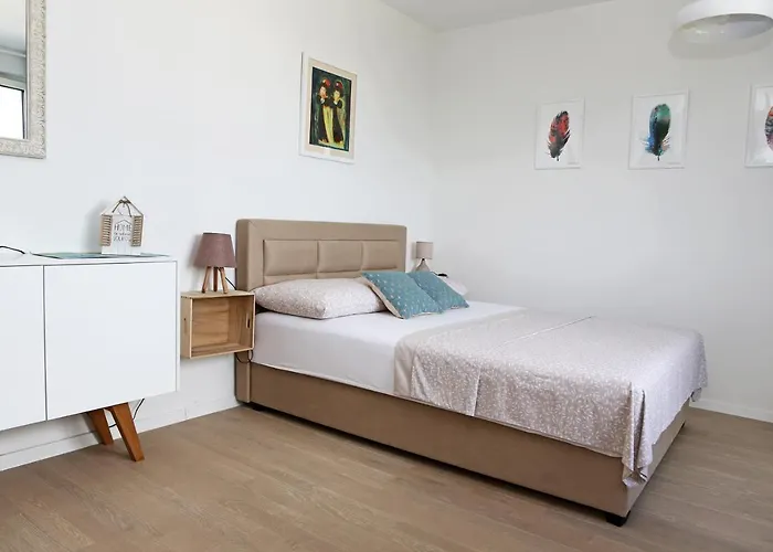 Camino With Parking 公寓